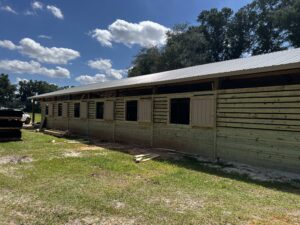 EQUESTRIAN buildings0